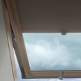 Żaluzja plisowana na oknie dachowym